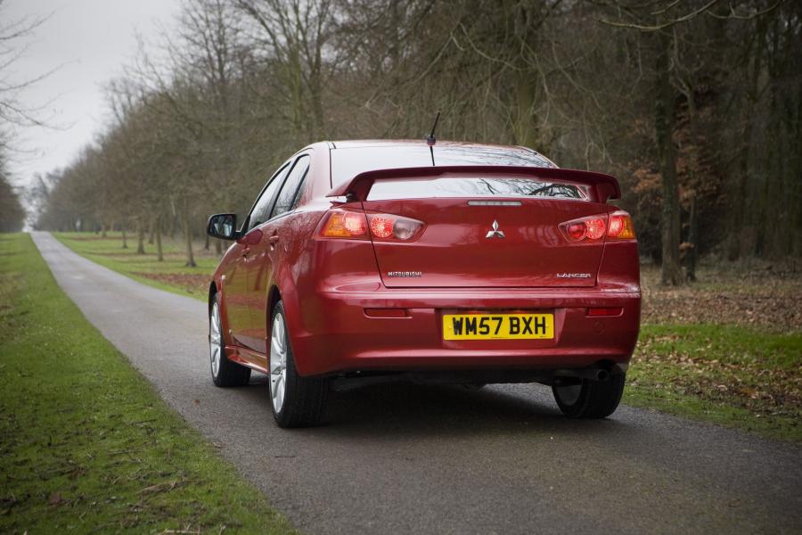  Mitsubishi Lancer 2007 года  (фото 18 из 104)